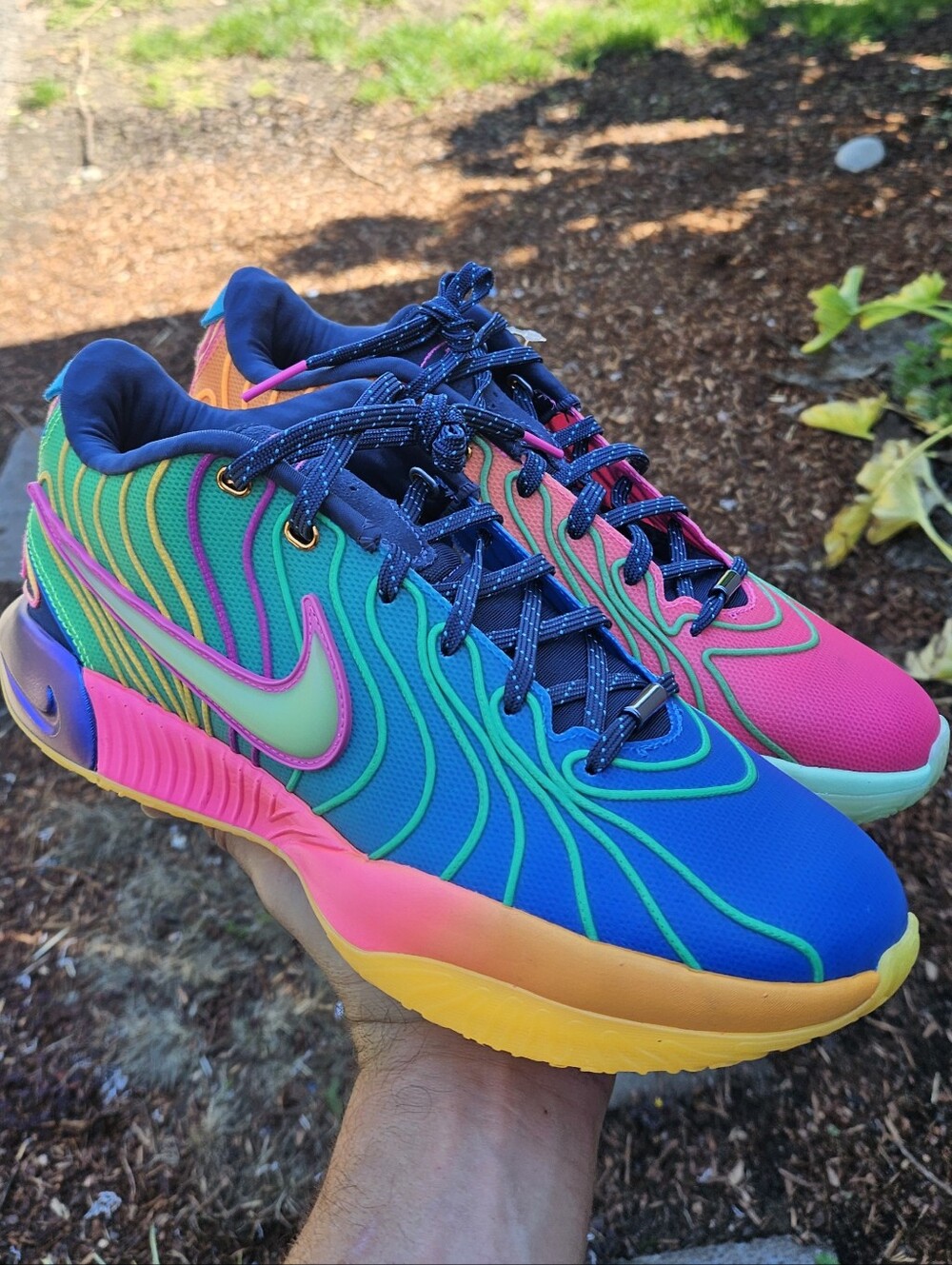 New Men's Nike LeBron 21